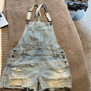 Overall shorts